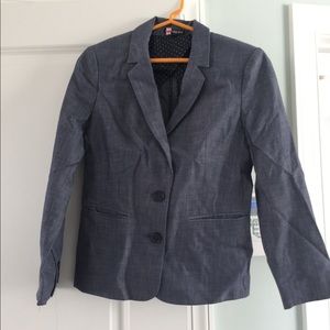 Express woman’s blazer!